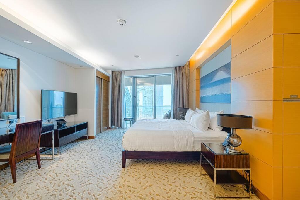 Apartment Plush Studio At The Address Mall