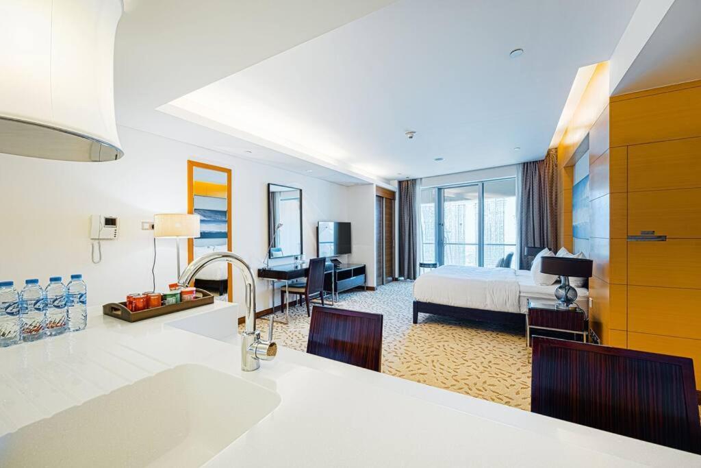 Plush Studio At The Address Mall Apartment Dubai