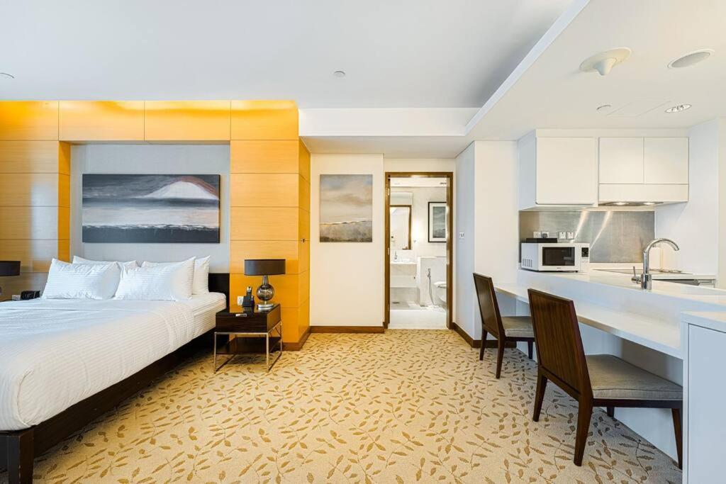 Plush Studio At The Address Mall Dubai